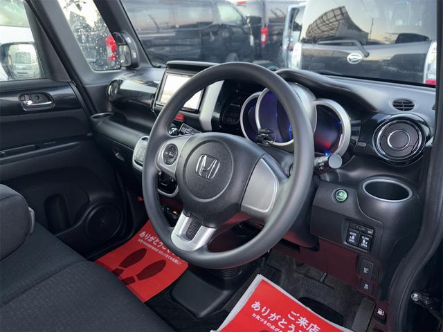 Ｎ－ＢＯＸカスタム Ｇ　ＳＳブラックスタイルパッケージ　《４ＷＤ》《車検２年》《後期モデル》ＳＤナビＴＶフルセグＢｌｕｅｔｏｏｔｈバックカメラ／シートヒーター／ＥＴＣ／ＨＩＤオートライトフォグ／両側パワースライドア／（13枚目）