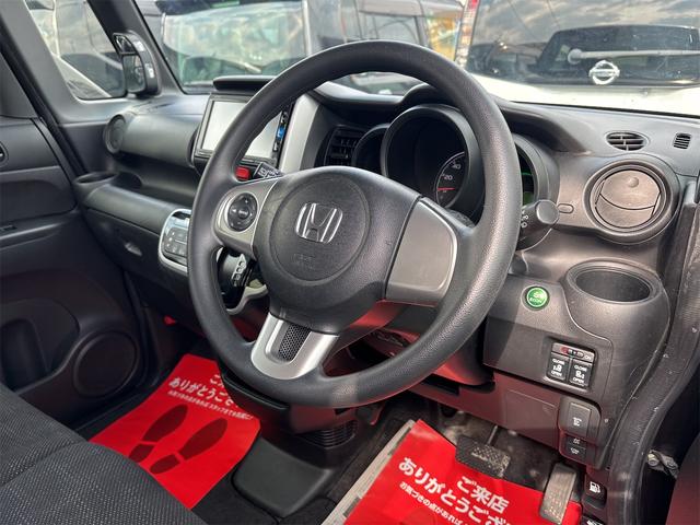 N-BOX G SSパッケージ 《4WD》SDナビTVフルセグBluetoothバックカメラ/衝突軽減ブレーキシステム/両側パワースライドア/シートヒーター/プッシュスタート/スマートキースペアキー有/HIDオートライト/ETC/(13枚目)
