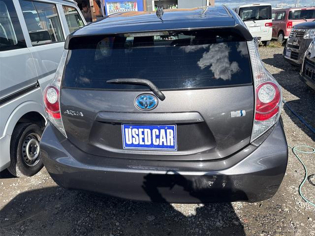 アクア Ｓ　《走行４０６００キロ》《車検２年》基本装備フル装備／ＳＤナビＴＶＢｌｕｅｔｏｏｔｈバックカメラ／キーレス／電動格納ミラー／プライバシーガラス／（7枚目）