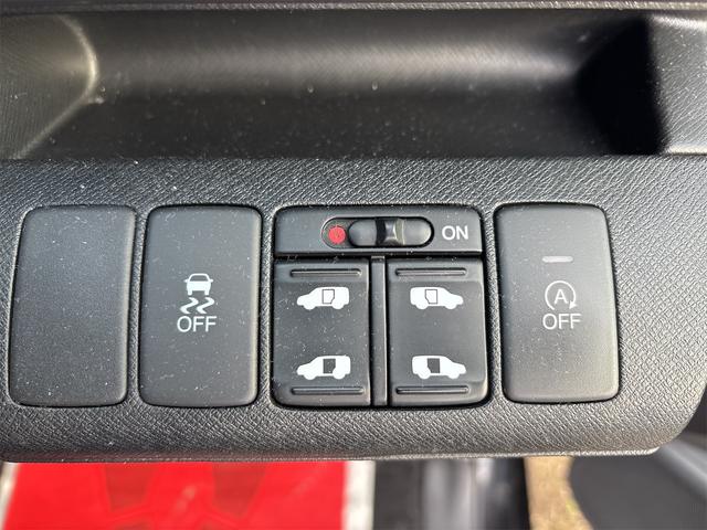 ステップワゴンスパーダ Z クールスピリット 《車検2年》《後期モデル》17インチAWSDナビTVフルセグBluetoothバックカメラフリップダウンモニター/革巻ステアリング/パドルシフト/クルコン/スマートキー/両側パワースライドア/ETC/(30枚目)