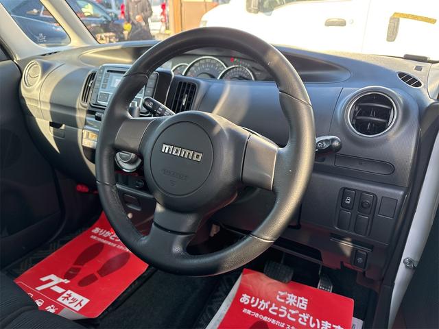 タント カスタムRS 《4WDターボ》《車検2年》《後期モデル》純正フルエアロ14インチAW/パワースライドドア/スマートキー/オートエアコン/HIDオートライトフォグ/CDオーディオ/モモ製革巻きステアリング/(13枚目)