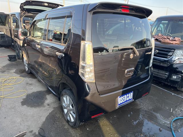 ワゴンＲスティングレー Ｘ　純正フルエアロ１４インチＡＷ／スマートキー／スペアキー／アームレスト／プッシュスタート／ナビＣＤオーディオ／ＨＩＤオートライトフォグ／革巻きステアリング／（7枚目）