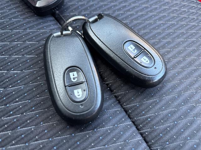 ワゴンＲスティングレー Ｘ　純正フルエアロ１４インチＡＷ／スマートキー／スペアキー／アームレスト／プッシュスタート／ナビＣＤオーディオ／ＨＩＤオートライトフォグ／革巻きステアリング／（22枚目）