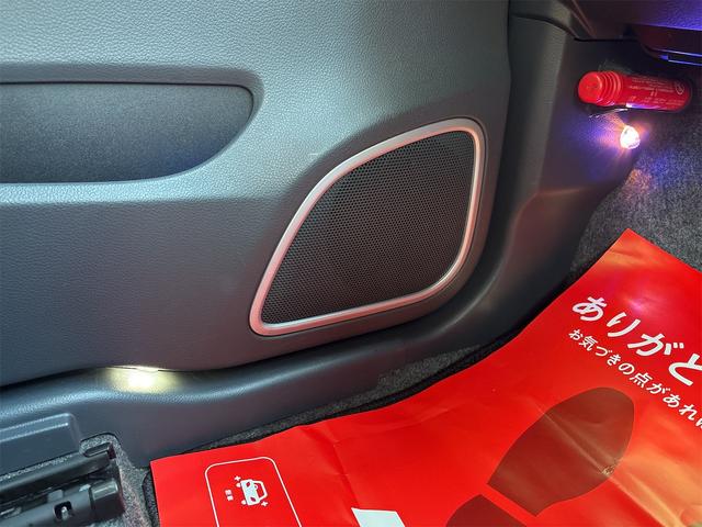 ワゴンＲスティングレー Ｘ　純正フルエアロ１４インチＡＷ／スマートキー／スペアキー／アームレスト／プッシュスタート／ナビＣＤオーディオ／ＨＩＤオートライトフォグ／革巻きステアリング／（24枚目）