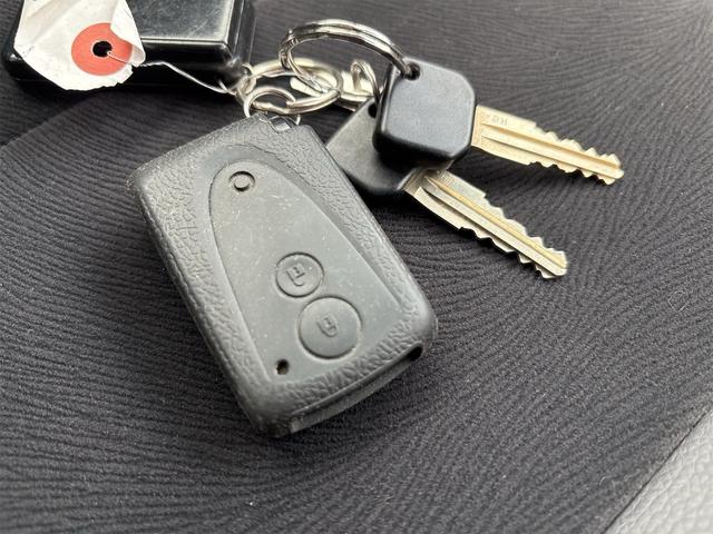 ルクラカスタム ＲＳ　《走行６３４００キロ》《４ＷＤターボ》《車検２年》純正フルエアロ１５インチＡＷ／ＳＤナビＴＶバックカメラ／ＨＩＤオートライトフォグ／モモ製革巻きステアリング／スマートキー／オートエアコン／ＥＴＣ／（24枚目）