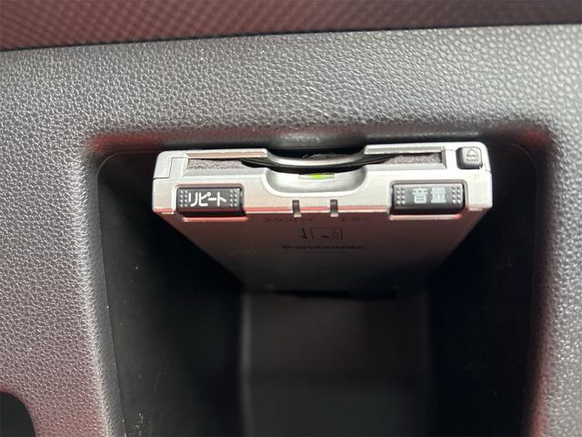 ルクラカスタム ＲＳ　《走行６３４００キロ》《４ＷＤターボ》《車検２年》純正フルエアロ１５インチＡＷ／ＳＤナビＴＶバックカメラ／ＨＩＤオートライトフォグ／モモ製革巻きステアリング／スマートキー／オートエアコン／ＥＴＣ／（25枚目）