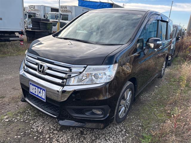 ステップワゴンスパーダ Ｚ　インターナビセレクション　《後期モデル》《車検２年》純正フルエアロ１６インチＡＷ／ＳＤナビＴＶフルセグＢｌｕｅｔｏｏｔｈ／革巻きステアリング／パドルシフト／クルーズコントロール／ＥＴＣ／ヘッドレスモニター／両側パワースライドア（5枚目）