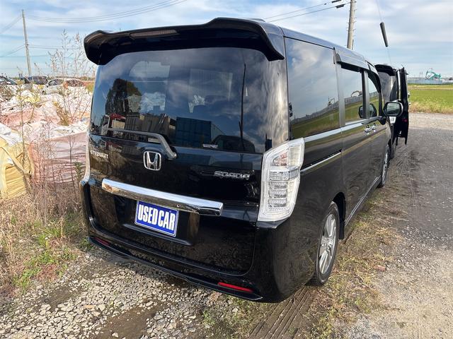 ステップワゴンスパーダ Ｚ　インターナビセレクション　《後期モデル》《車検２年》純正フルエアロ１６インチＡＷ／ＳＤナビＴＶフルセグＢｌｕｅｔｏｏｔｈ／革巻きステアリング／パドルシフト／クルーズコントロール／ＥＴＣ／ヘッドレスモニター／両側パワースライドア（6枚目）