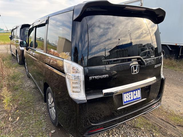 ステップワゴンスパーダ Ｚ　インターナビセレクション　《後期モデル》《車検２年》純正フルエアロ１６インチＡＷ／ＳＤナビＴＶフルセグＢｌｕｅｔｏｏｔｈ／革巻きステアリング／パドルシフト／クルーズコントロール／ＥＴＣ／ヘッドレスモニター／両側パワースライドア（7枚目）