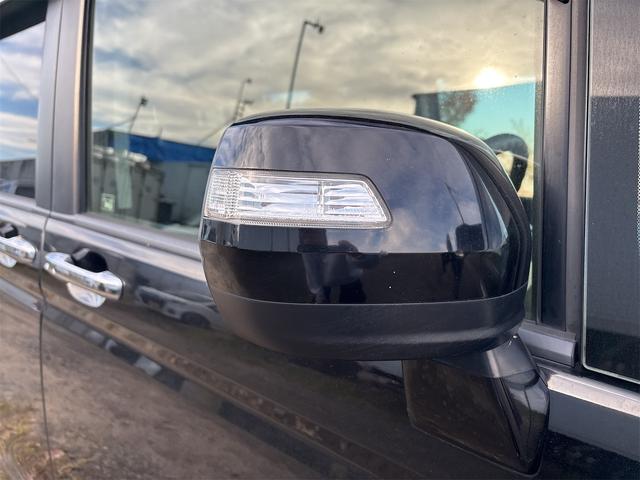 ステップワゴンスパーダ Ｚ　インターナビセレクション　《後期モデル》《車検２年》純正フルエアロ１６インチＡＷ／ＳＤナビＴＶフルセグＢｌｕｅｔｏｏｔｈ／革巻きステアリング／パドルシフト／クルーズコントロール／ＥＴＣ／ヘッドレスモニター／両側パワースライドア（9枚目）