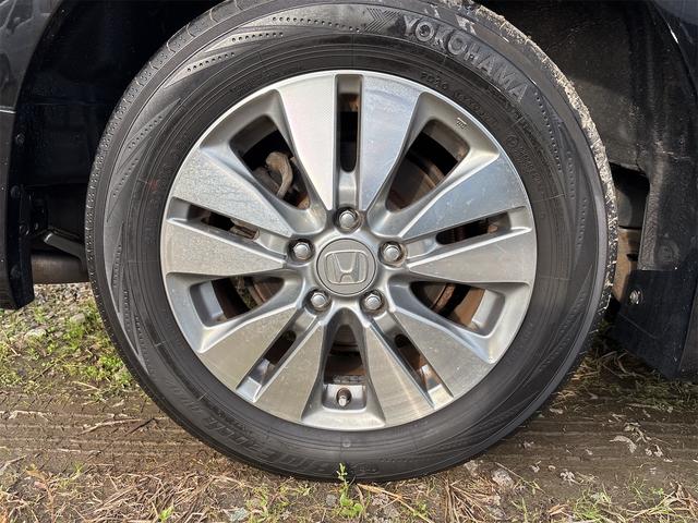 ステップワゴンスパーダ Ｚ　インターナビセレクション　《後期モデル》《車検２年》純正フルエアロ１６インチＡＷ／ＳＤナビＴＶフルセグＢｌｕｅｔｏｏｔｈ／革巻きステアリング／パドルシフト／クルーズコントロール／ＥＴＣ／ヘッドレスモニター／両側パワースライドア（11枚目）