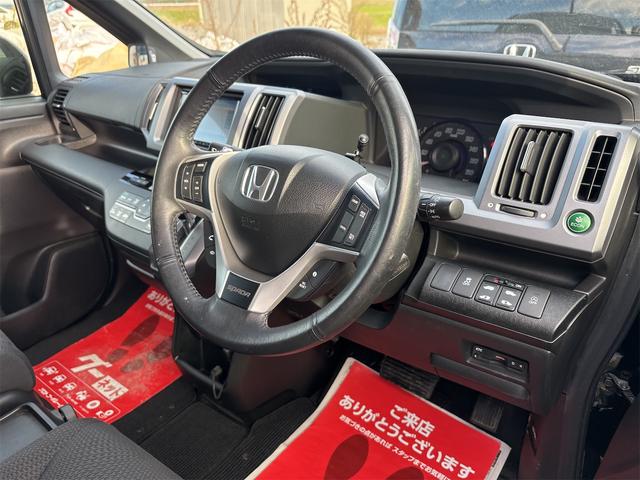 ステップワゴンスパーダ Ｚ　インターナビセレクション　《後期モデル》《車検２年》純正フルエアロ１６インチＡＷ／ＳＤナビＴＶフルセグＢｌｕｅｔｏｏｔｈ／革巻きステアリング／パドルシフト／クルーズコントロール／ＥＴＣ／ヘッドレスモニター／両側パワースライドア（13枚目）