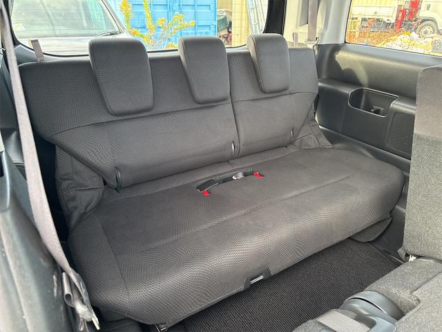 ステップワゴンスパーダ Ｚ　インターナビセレクション　《後期モデル》《車検２年》純正フルエアロ１６インチＡＷ／ＳＤナビＴＶフルセグＢｌｕｅｔｏｏｔｈ／革巻きステアリング／パドルシフト／クルーズコントロール／ＥＴＣ／ヘッドレスモニター／両側パワースライドア（16枚目）