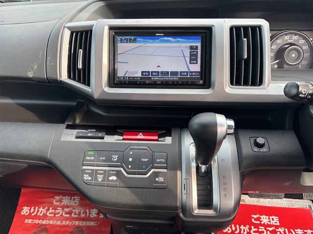 ステップワゴンスパーダ Ｚ　インターナビセレクション　《後期モデル》《車検２年》純正フルエアロ１６インチＡＷ／ＳＤナビＴＶフルセグＢｌｕｅｔｏｏｔｈ／革巻きステアリング／パドルシフト／クルーズコントロール／ＥＴＣ／ヘッドレスモニター／両側パワースライドア（17枚目）
