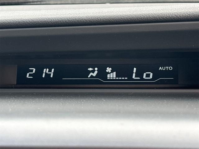 ステップワゴンスパーダ Ｚ　インターナビセレクション　《後期モデル》《車検２年》純正フルエアロ１６インチＡＷ／ＳＤナビＴＶフルセグＢｌｕｅｔｏｏｔｈ／革巻きステアリング／パドルシフト／クルーズコントロール／ＥＴＣ／ヘッドレスモニター／両側パワースライドア（21枚目）