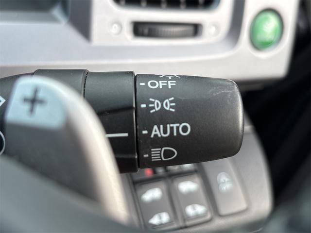 ステップワゴンスパーダ Ｚ　インターナビセレクション　《後期モデル》《車検２年》純正フルエアロ１６インチＡＷ／ＳＤナビＴＶフルセグＢｌｕｅｔｏｏｔｈ／革巻きステアリング／パドルシフト／クルーズコントロール／ＥＴＣ／ヘッドレスモニター／両側パワースライドア（28枚目）