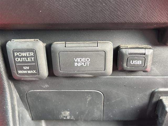 ステップワゴンスパーダ Ｚ　インターナビセレクション　《後期モデル》《車検２年》純正フルエアロ１６インチＡＷ／ＳＤナビＴＶフルセグＢｌｕｅｔｏｏｔｈ／革巻きステアリング／パドルシフト／クルーズコントロール／ＥＴＣ／ヘッドレスモニター／両側パワースライドア（36枚目）