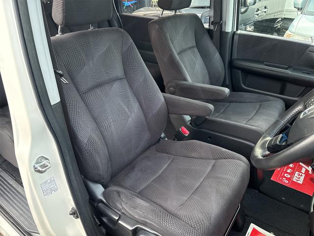 ステップワゴンスパーダ クールスピリット 《車検2年》純正ナビTVバックカメラ/全周囲カメラ/フリップダウンモニター/革巻きステアリング/スマートキ/ETC/両側パワースライドア/HIDオートライトフォグ/17インチAW/ETC/パドルシフト(14枚目)