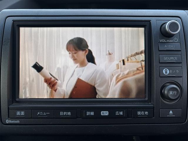 ステップワゴンスパーダ クールスピリット 《車検2年》純正ナビTVバックカメラ/全周囲カメラ/フリップダウンモニター/革巻きステアリング/スマートキ/ETC/両側パワースライドア/HIDオートライトフォグ/17インチAW/ETC/パドルシフト(19枚目)