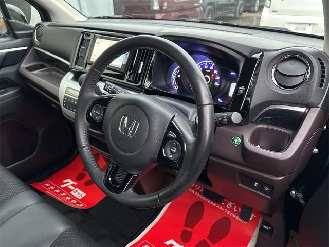 一生懸命掃除してます。