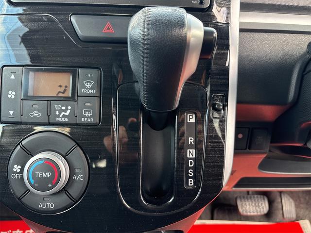 タント カスタムRS トップエディションSA 《ターボ》《車検2年》純正フルエアロ15インチAW/革巻きステアリング/SDナビTVフルセグBluetooth/フリップダウンモニター/ハーフレザーシート/衝突軽減ブレーキ/両側パワースライドドア/(24枚目)