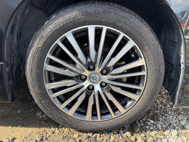 エルグランド ２５０ハイウェイスターＳ　１８インチＡＷ／　ＳＤナビＴＶフルセグＢｌｕｅｔｏｏｔｈバックカメラ／革巻きステアリング／クルコン／オットマン／フリップダウンモニター／スマキースペア有／ＥＴＣ／ハーフレザーシート／オットマン／（11枚目）