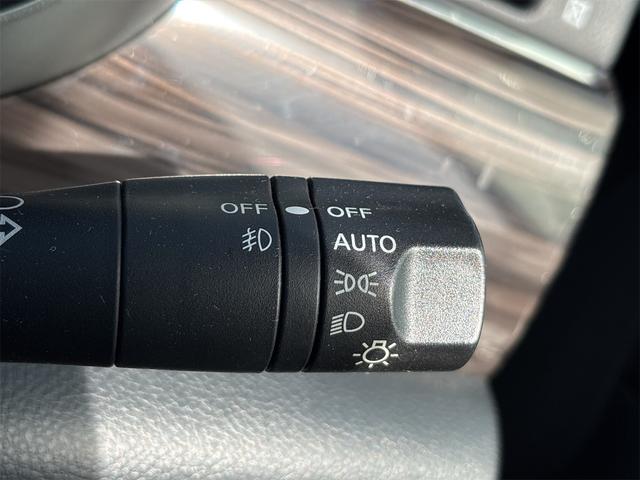 エルグランド ２５０ハイウェイスターＳ　１８インチＡＷ／　ＳＤナビＴＶフルセグＢｌｕｅｔｏｏｔｈバックカメラ／革巻きステアリング／クルコン／オットマン／フリップダウンモニター／スマキースペア有／ＥＴＣ／ハーフレザーシート／オットマン／（26枚目）