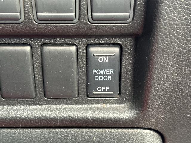 エルグランド ２５０ハイウェイスターＳ　１８インチＡＷ／　ＳＤナビＴＶフルセグＢｌｕｅｔｏｏｔｈバックカメラ／革巻きステアリング／クルコン／オットマン／フリップダウンモニター／スマキースペア有／ＥＴＣ／ハーフレザーシート／オットマン／（31枚目）