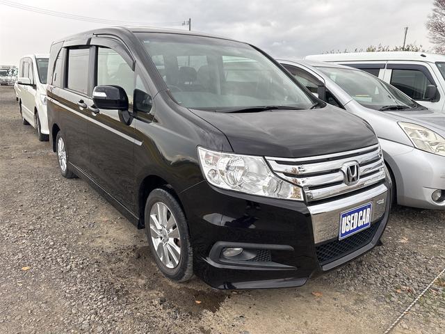 ステップワゴンスパーダ Ｚ　《４ＷＤ》純正フルエアロ１６インチＡＷ／両側パワースライドア／ＳＤナビＴＶフルセグバックカメラ／スマートキー／ＨＩＤオートライトフォグ／パドルシフト／革巻きステアリング／ＥＴＣ／オートエアコン／８人乗（4枚目）