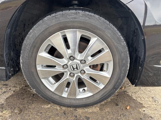 ステップワゴンスパーダ Ｚ　《４ＷＤ》純正フルエアロ１６インチＡＷ／両側パワースライドア／ＳＤナビＴＶフルセグバックカメラ／スマートキー／ＨＩＤオートライトフォグ／パドルシフト／革巻きステアリング／ＥＴＣ／オートエアコン／８人乗（11枚目）