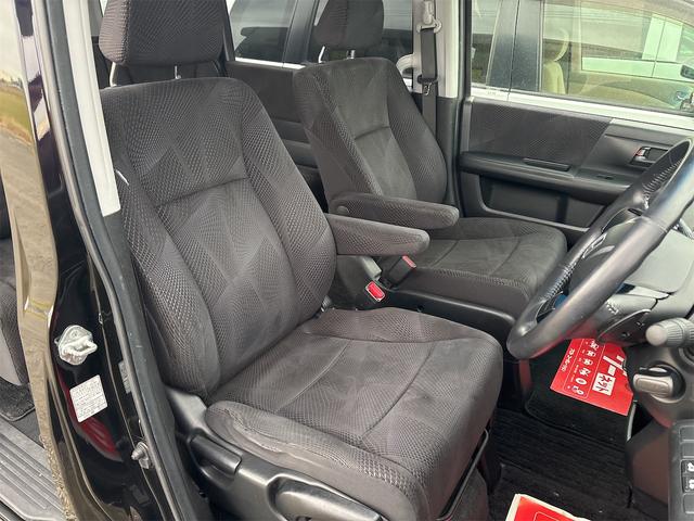 ステップワゴンスパーダ Ｚ　《４ＷＤ》純正フルエアロ１６インチＡＷ／両側パワースライドア／ＳＤナビＴＶフルセグバックカメラ／スマートキー／ＨＩＤオートライトフォグ／パドルシフト／革巻きステアリング／ＥＴＣ／オートエアコン／８人乗（14枚目）