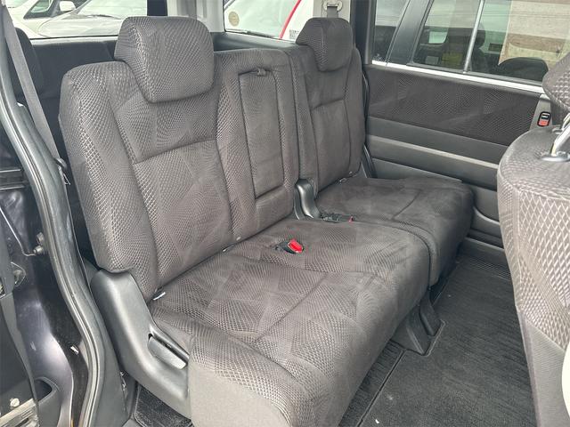 ステップワゴンスパーダ Ｚ　《４ＷＤ》純正フルエアロ１６インチＡＷ／両側パワースライドア／ＳＤナビＴＶフルセグバックカメラ／スマートキー／ＨＩＤオートライトフォグ／パドルシフト／革巻きステアリング／ＥＴＣ／オートエアコン／８人乗（15枚目）