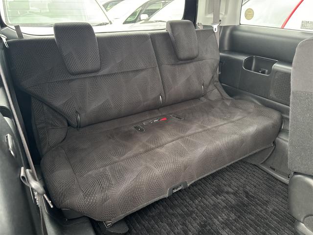 ステップワゴンスパーダ Ｚ　《４ＷＤ》純正フルエアロ１６インチＡＷ／両側パワースライドア／ＳＤナビＴＶフルセグバックカメラ／スマートキー／ＨＩＤオートライトフォグ／パドルシフト／革巻きステアリング／ＥＴＣ／オートエアコン／８人乗（16枚目）