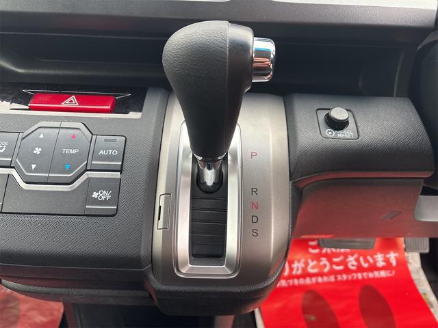 ステップワゴンスパーダ Ｚ　《４ＷＤ》純正フルエアロ１６インチＡＷ／両側パワースライドア／ＳＤナビＴＶフルセグバックカメラ／スマートキー／ＨＩＤオートライトフォグ／パドルシフト／革巻きステアリング／ＥＴＣ／オートエアコン／８人乗（26枚目）