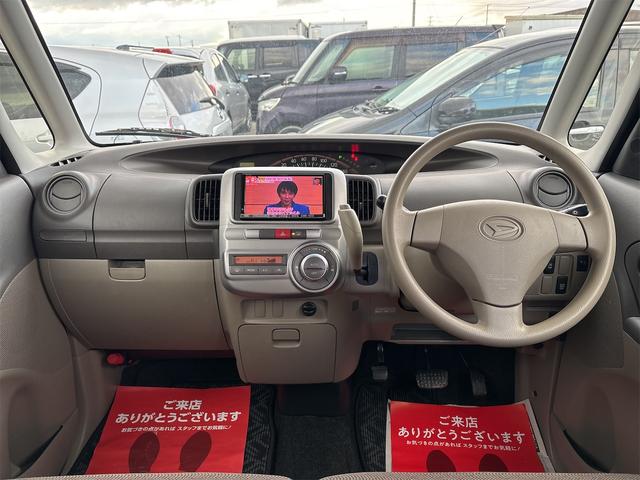 タント X 《車検2年》パワースライドア/スマートキー/オートエアコン/アームレスト/SDナビTV付いてます/ETC/アイドリングストップ(10枚目)