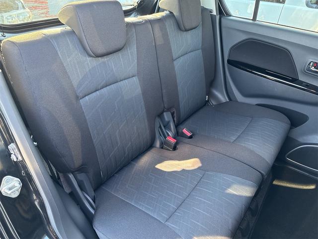 シミなんて有りません。特殊な洗剤と技術で取り除いて有ります！