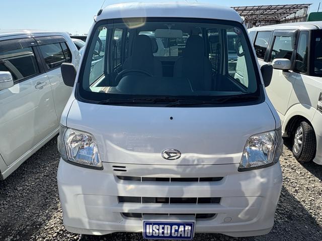 ハイゼットカーゴ 　《４ＷＤ》《車検２年》５Ｆマニュアル車／パワーウィンドウ／オーバーヘッドコンソール／プライバシーガラス／集中ドアロック／タイミングチェーンエンジン／（2枚目）