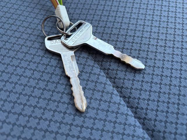 ハイゼットカーゴ 　《４ＷＤ》《車検２年》５Ｆマニュアル車／パワーウィンドウ／オーバーヘッドコンソール／プライバシーガラス／集中ドアロック／タイミングチェーンエンジン／（21枚目）