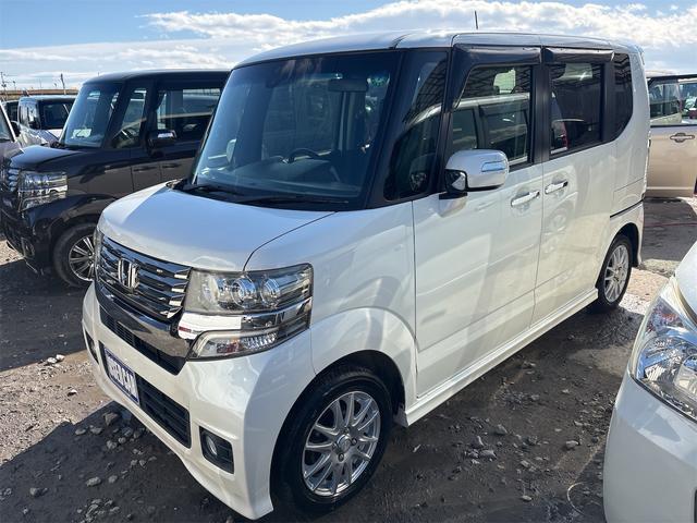 N-BOXカスタム G SSパッケージ 《特別仕様車》《車検2年》ナビ/Bluetooth/バックカメラ/衝突軽減ブレーキシステム/ステアリングコントロール/プッシュスタート/スマートキー/シートヒーター/ETC/両側パワースライドア(5枚目)