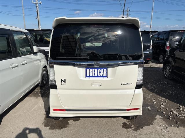 N-BOXカスタム G SSパッケージ 《特別仕様車》《車検2年》ナビ/Bluetooth/バックカメラ/衝突軽減ブレーキシステム/ステアリングコントロール/プッシュスタート/スマートキー/シートヒーター/ETC/両側パワースライドア(11枚目)