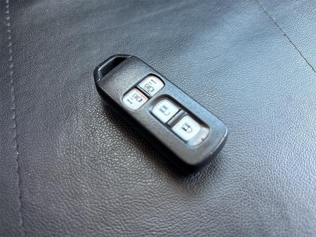 N-BOXカスタム G SSパッケージ 《特別仕様車》《車検2年》ナビ/Bluetooth/バックカメラ/衝突軽減ブレーキシステム/ステアリングコントロール/プッシュスタート/スマートキー/シートヒーター/ETC/両側パワースライドア(28枚目)