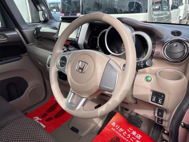 N-BOX 2トーンカラースタイル G・Lパッケージ 《後期モデル》《ピンク茶ツートン》《車検2年》衝突軽減ブレーキシステム/プッシュスタート/スマートキー/HIDオートライト/ETC/純正ナビTVフルセグBluetoothバックカメラ/両側パワスラ/(13枚目)