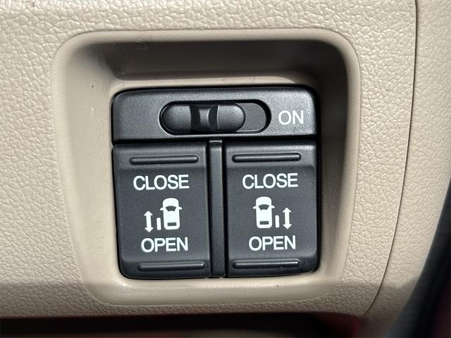 N-BOX 2トーンカラースタイル G・Lパッケージ 《後期モデル》《ピンク茶ツートン》《車検2年》衝突軽減ブレーキシステム/プッシュスタート/スマートキー/HIDオートライト/ETC/純正ナビTVフルセグBluetoothバックカメラ/両側パワスラ/(29枚目)