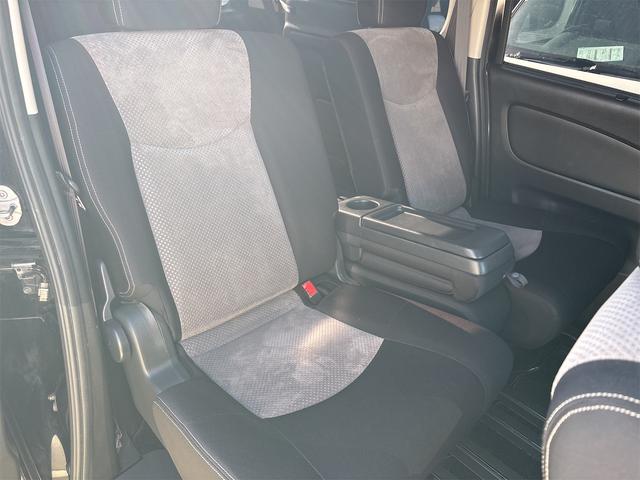 セレナ ライダー　《４ＷＤ》《車検２年》純正１５インチＡＷ／プッシュスタート／スマートキー／両側パワースライドドア／ＳＤナビＴＶフルセグＢｌｕｅｔｏｏｔｈバックカメラ／フリップダウンモニター／革巻きステアリング／ＥＴＣ（15枚目）