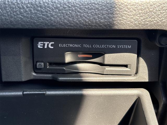 セレナ ライダー　《４ＷＤ》《車検２年》純正１５インチＡＷ／プッシュスタート／スマートキー／両側パワースライドドア／ＳＤナビＴＶフルセグＢｌｕｅｔｏｏｔｈバックカメラ／フリップダウンモニター／革巻きステアリング／ＥＴＣ（33枚目）