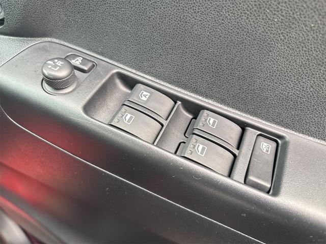 ムーヴコンテ カスタム　Ｘ　《車検２年》《後期モデル》ＨＩＤヘッドライト／エアロ／オートエアコン／ベンンチシート／フルフラット／スマートキー（25枚目）