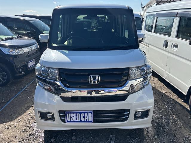 N-BOXカスタム G ターボSSブラックスタイルパッケージ 《後期モデル》《ターボ》《車検2年》SDナビTVフルセグBluetoothバックカメラ/HIDオートライトフォグ/プッシュスタート/スマートキー/シートヒーター/革巻きステアリング/ハーフレザーシート(2枚目)