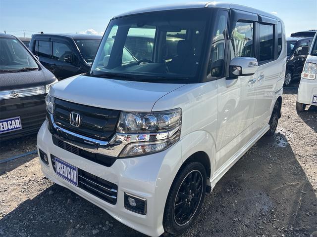 N-BOXカスタム G ターボSSブラックスタイルパッケージ 《後期モデル》《ターボ》《車検2年》SDナビTVフルセグBluetoothバックカメラ/HIDオートライトフォグ/プッシュスタート/スマートキー/シートヒーター/革巻きステアリング/ハーフレザーシート(5枚目)