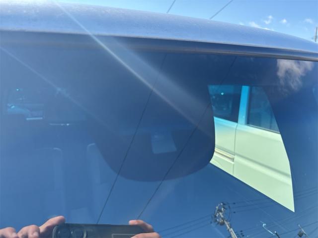 N-BOXカスタム G ターボSSブラックスタイルパッケージ 《後期モデル》《ターボ》《車検2年》SDナビTVフルセグBluetoothバックカメラ/HIDオートライトフォグ/プッシュスタート/スマートキー/シートヒーター/革巻きステアリング/ハーフレザーシート(8枚目)