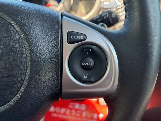 N-BOXカスタム G ターボSSブラックスタイルパッケージ 《後期モデル》《ターボ》《車検2年》SDナビTVフルセグBluetoothバックカメラ/HIDオートライトフォグ/プッシュスタート/スマートキー/シートヒーター/革巻きステアリング/ハーフレザーシート(25枚目)